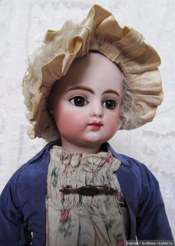 Интересная маленькая Block Letter FG Bebe Bru-type Body