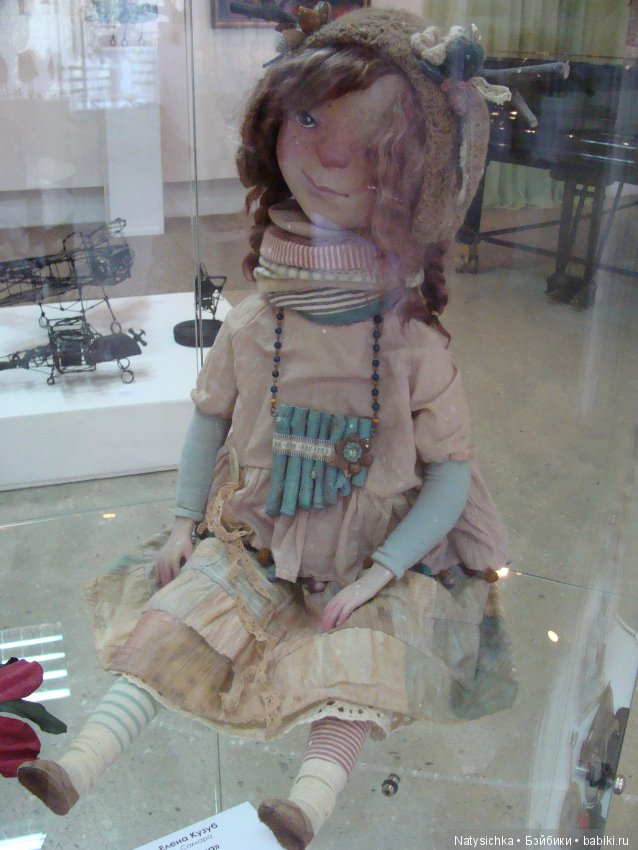 Выставка авторской куклы и игрушки "Страна чудес" в Тольятти 2 часть