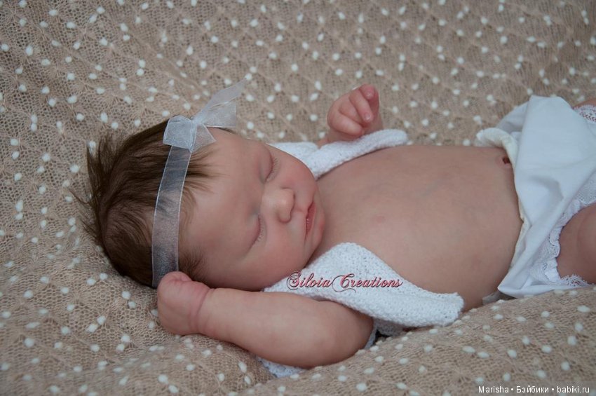 Realborn Zuri, автор росписи Silvia Ezquerra