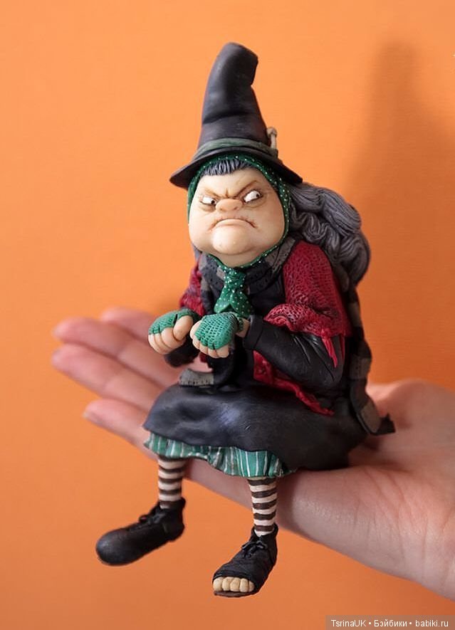 Сказочная миниатюра с характером от Caroline McFarlane-Watts