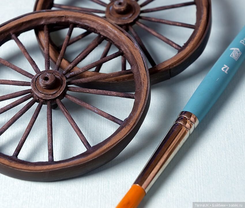 Сказочная миниатюра с характером от Caroline McFarlane-Watts