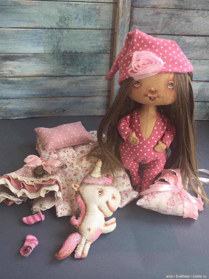 Текстильные куколки Олены Вербець