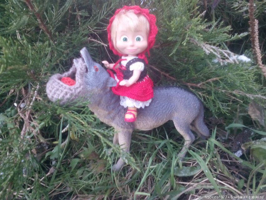 Наши Маша и Даша... Машино перевоплощение в Красную шапочку (фото 7)