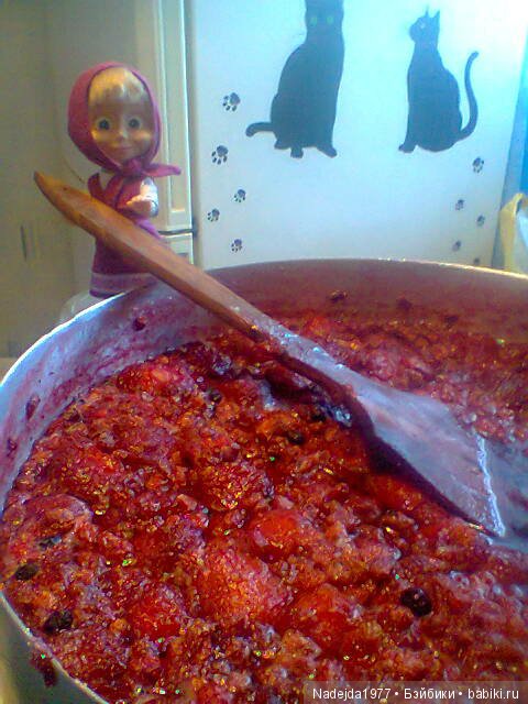 Наши Маша и Даша... Машино перевоплощение в Красную шапочку