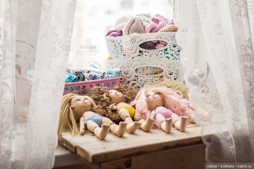 Когда у нее фиалковые глаза и розовые волосы. Куколка от Наташи Исенбаевой