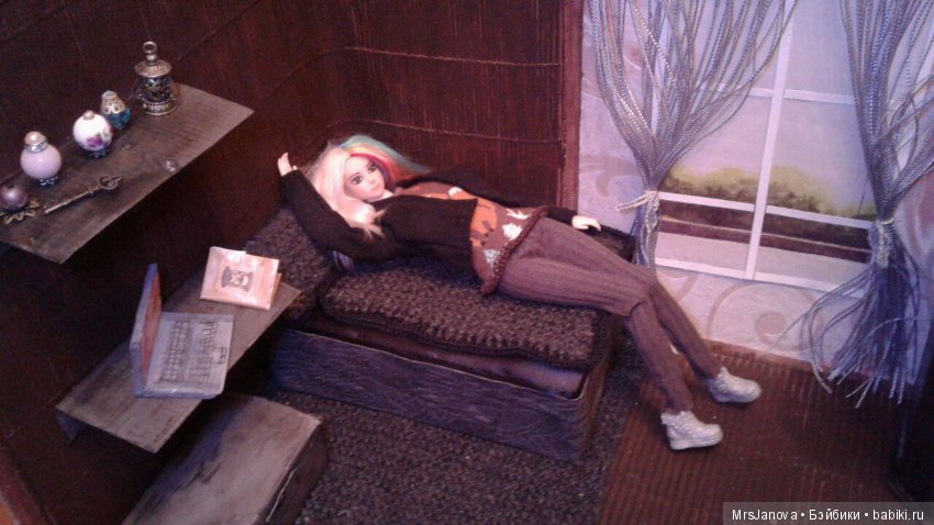 Румбокс для куклы 30 см ростом. Комната Джареда (фото 3)