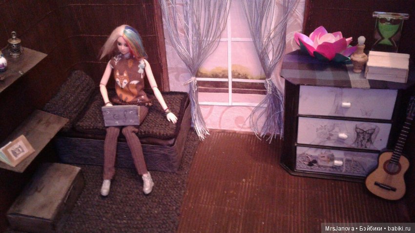 Румбокс для куклы 30 см ростом. Комната Джареда (фото 4)