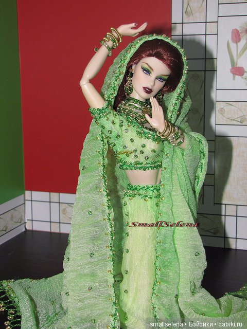 Индийский традиционный наряд для куклы ФР. в качестве модели Vanessa color theraphy (фото 5)