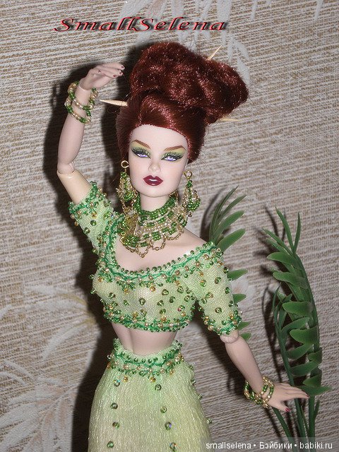 Индийский традиционный наряд для куклы ФР. в качестве модели Vanessa color theraphy