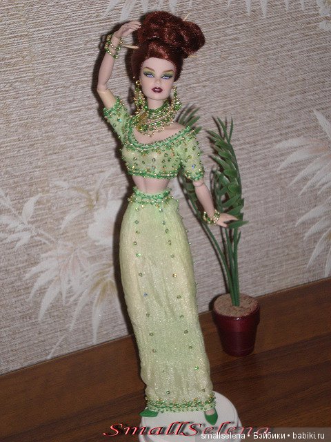 Индийский традиционный наряд для куклы ФР. в качестве модели Vanessa color theraphy (фото 2)