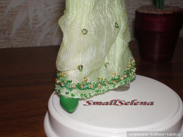 Индийский традиционный наряд для куклы ФР. в качестве модели Vanessa color theraphy (фото 3)