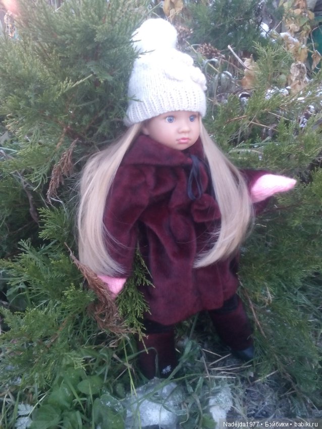 Марейка прогулялась по первому снегу