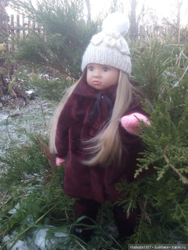 Марейка прогулялась по первому снегу