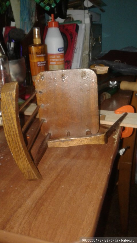 Новая жизнь стареньких стульев.И почтовые разрушения можно восстановить. И людское непонимание можно убрать