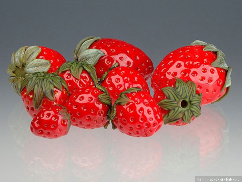 Стеклянные украшения Элизабет Джонсон в технике lampwork (фото 9)
