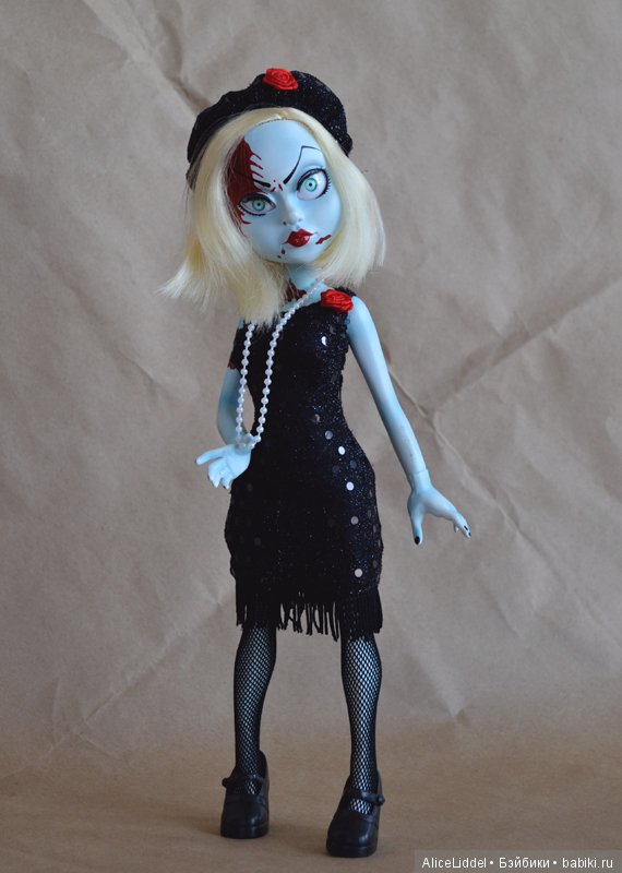 Маленькая, не совсем живая звезда, а именно, Living Dead Dolls Fashion Victims Series 2, Hollywood (фото 4)