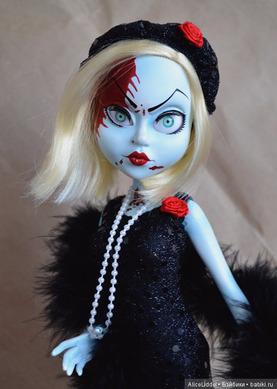 Маленькая, не совсем живая звезда, а именно, Living Dead Dolls Fashion Victims Series 2, Hollywood (фото 7)