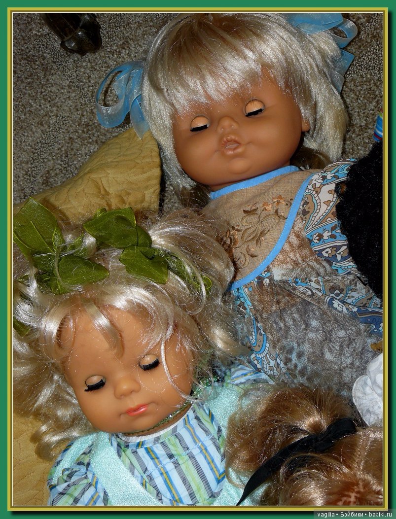 Спят усталые игрушки,куклы спят