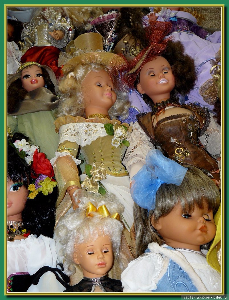 Спят усталые игрушки,куклы спят