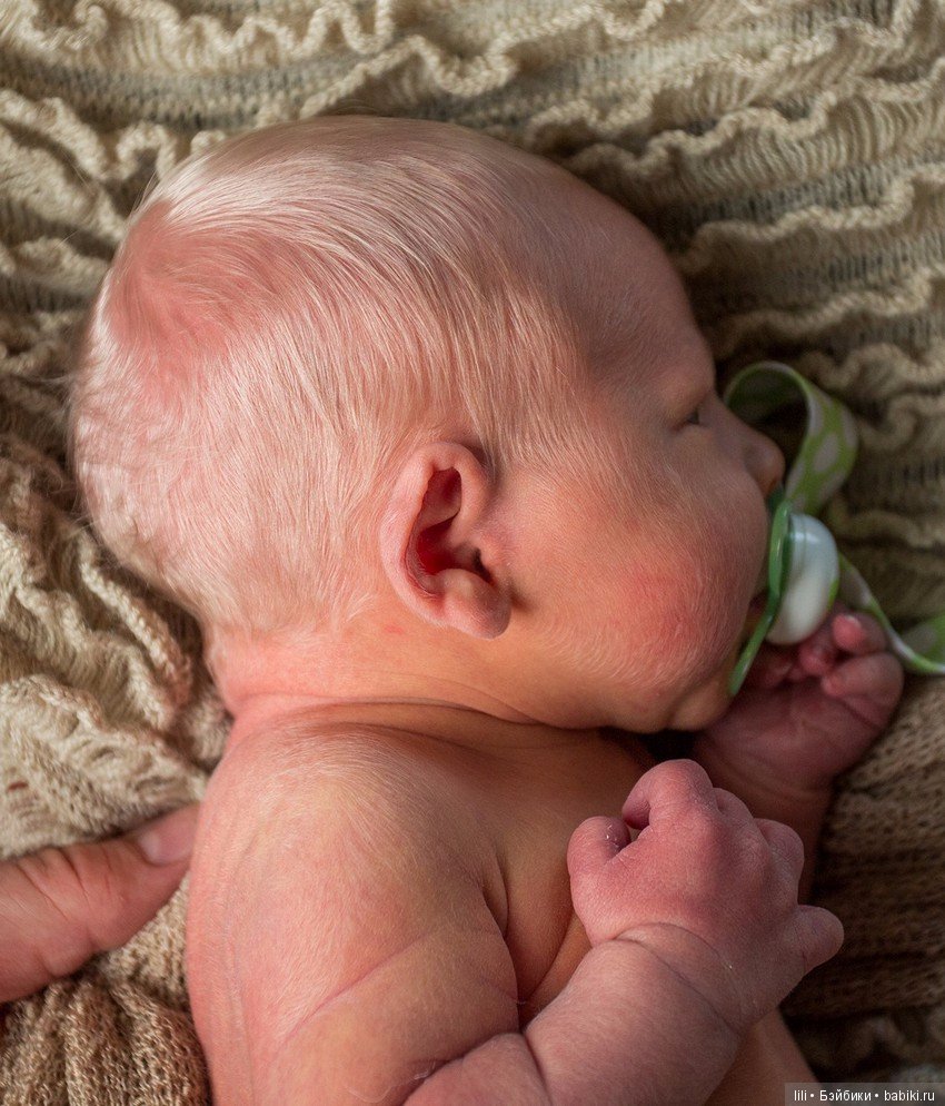 Прорисовка волосиков на лице малыша реборн (фото 3)