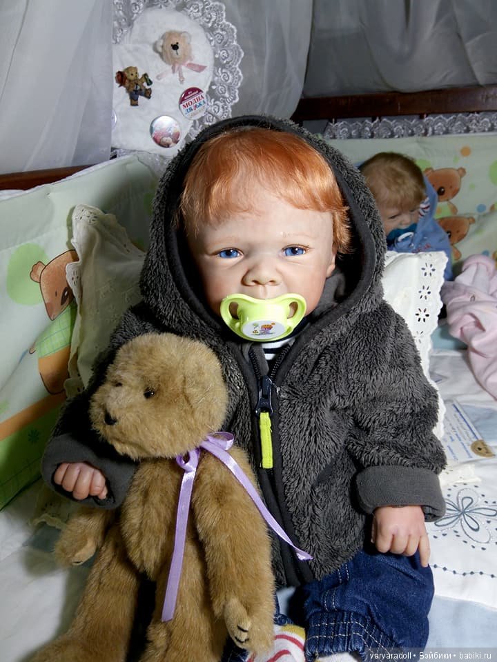 Ну вот как всегда... Хотела сделать принцессу, а получился маленький рыжий пацан