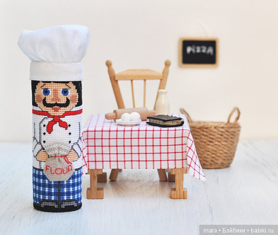 Вышитые крестиком елочные игрушки