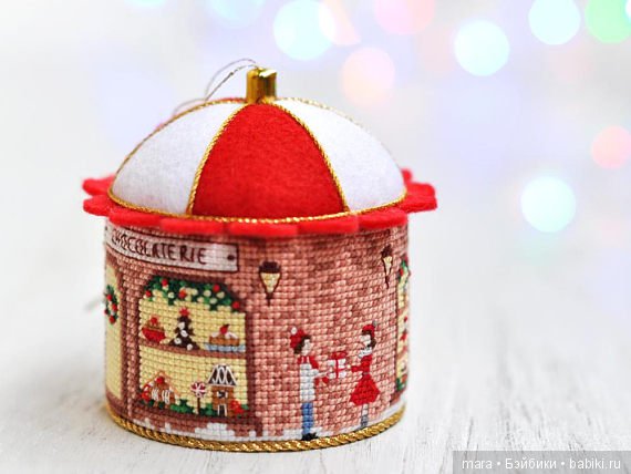 Вышитые крестиком елочные игрушки (фото 3)