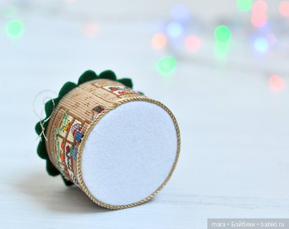 Вышитые крестиком елочные игрушки (фото 9)