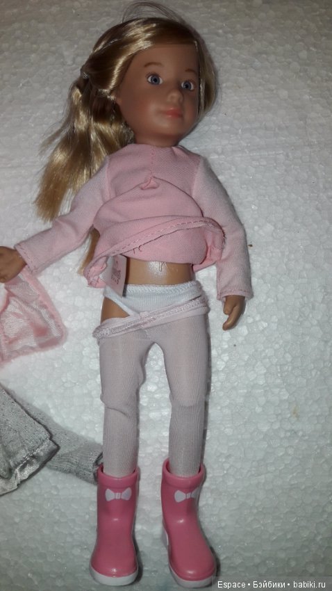 Лиис вернулась. И не одна