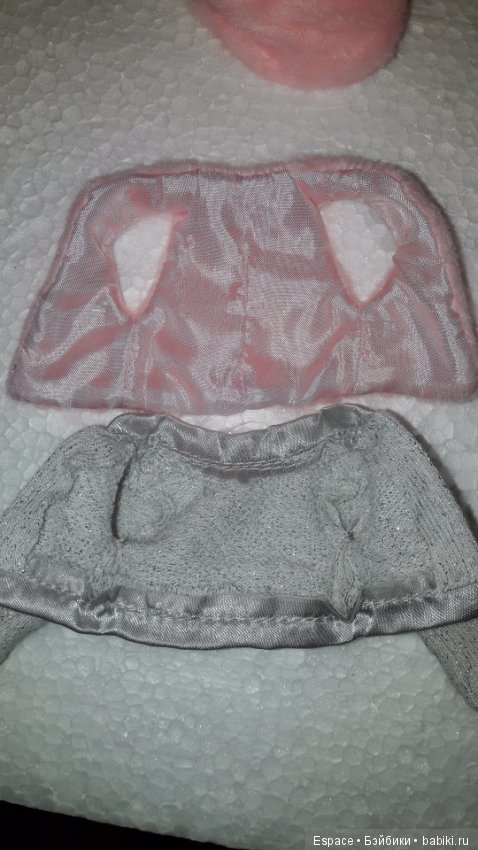 Лиис вернулась. И не одна