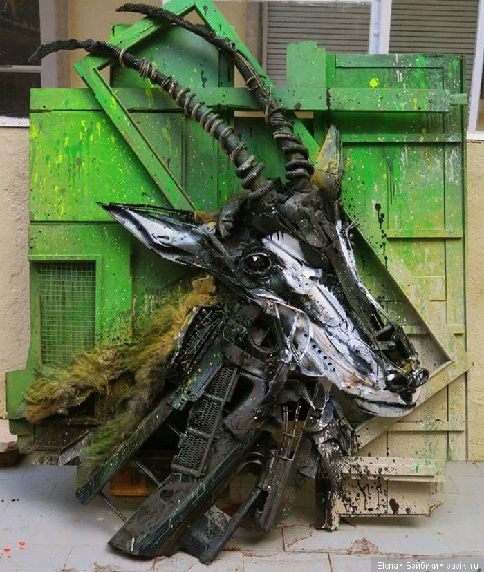 Скульптуры животных из разного хлама от Artur Bordalo