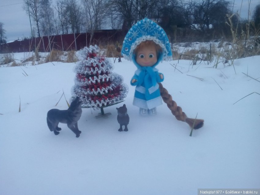 Снегурочку заказывали — Куклы Маша и Медведь (Simba): Маша в кармашке (фото 5)