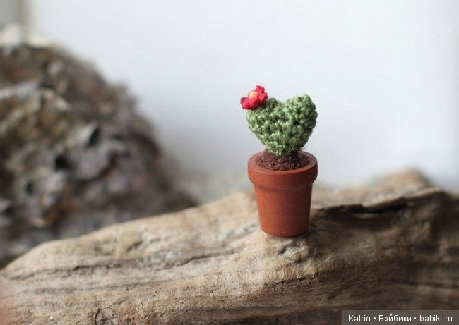 Вязанные миниатюрные цветы мастерицы Fancy Knittles (фото 6)