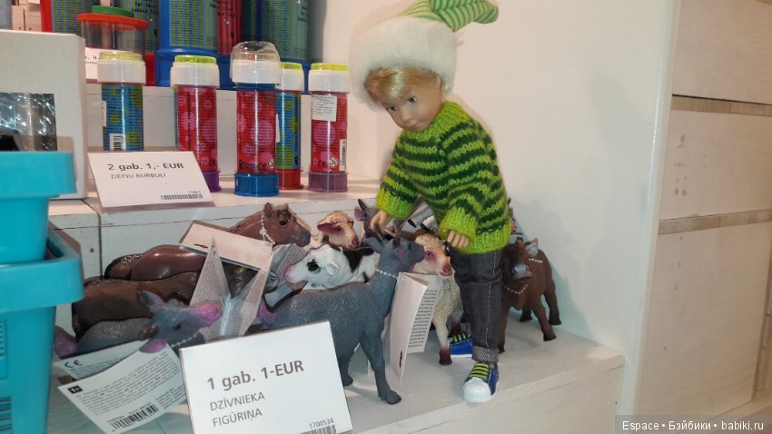 Миша Kruselings в поиске аксессуаров (фото 10)