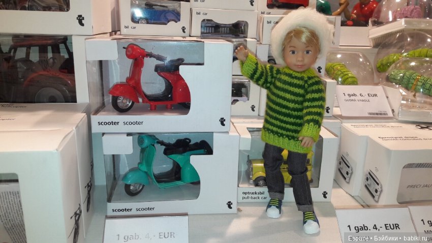 Миша Kruselings в поиске аксессуаров (фото 9)