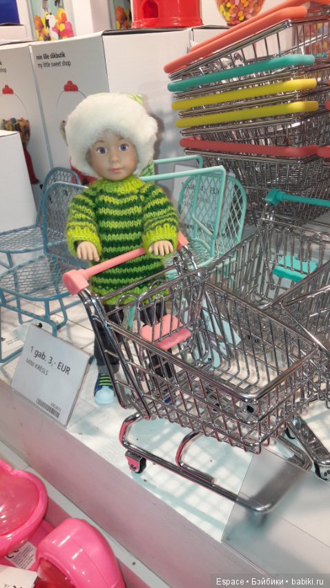 Миша Kruselings в поиске аксессуаров (фото 5)