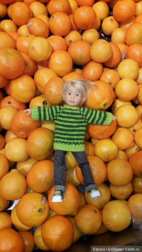 Миша Kruselings в поиске аксессуаров