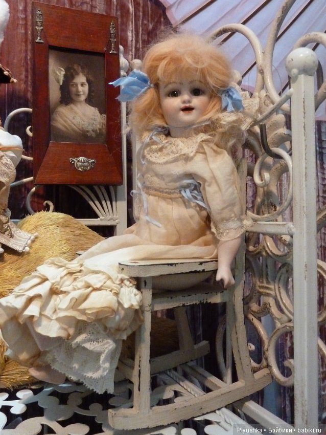 Антикварные куклы и реплики на выставке «Искусство куклы» в Гостином