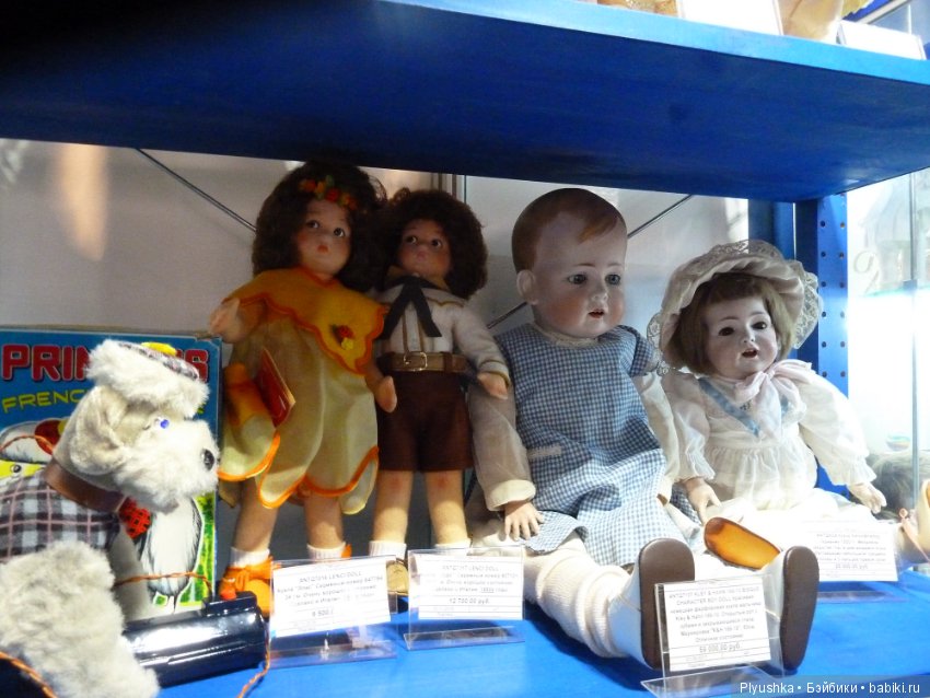 Антикварные куклы и реплики на выставке «Искусство куклы» в Гостином