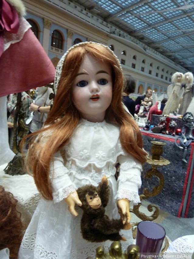 Антикварные куклы и реплики на выставке «Искусство куклы» в Гостином