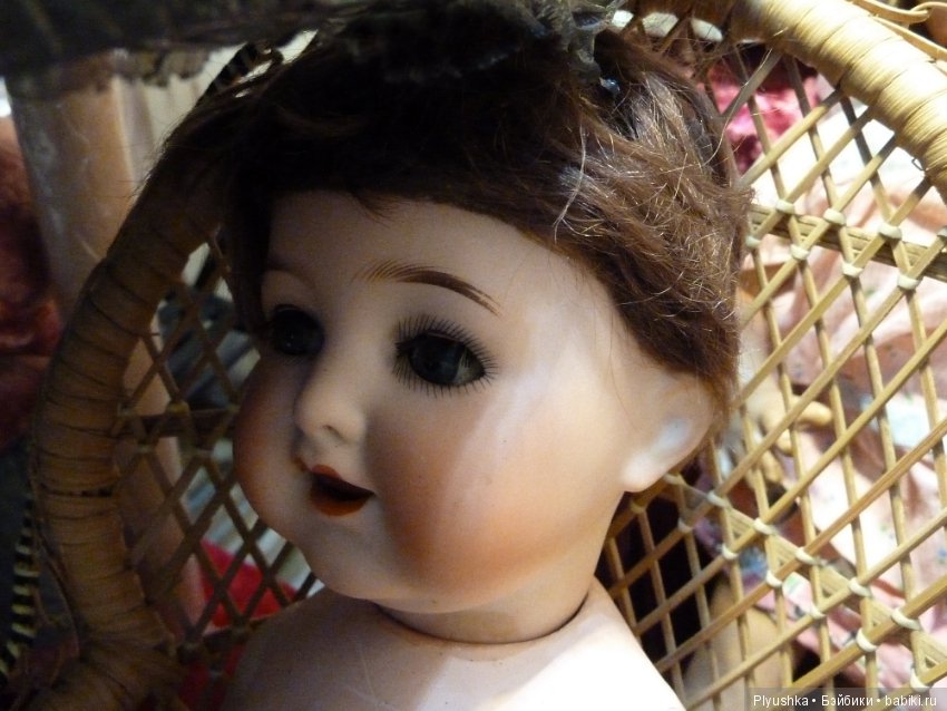 Антикварные куклы и реплики на выставке «Искусство куклы» в Гостином