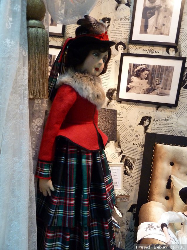 Антикварные куклы и реплики на выставке «Искусство куклы» в Гостином