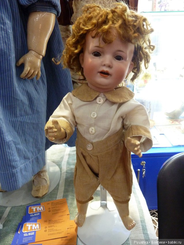 Антикварные куклы и реплики на выставке «Искусство куклы» в Гостином