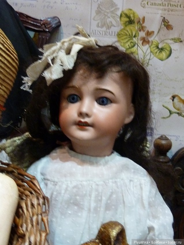 Антикварные куклы и реплики на выставке «Искусство куклы» в Гостином