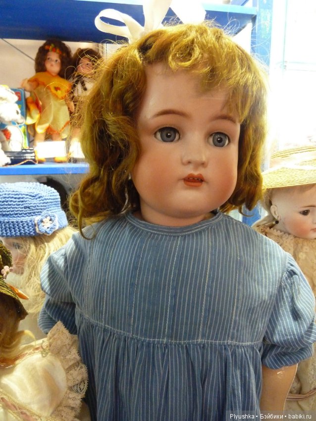 Антикварные куклы и реплики на выставке «Искусство куклы» в Гостином