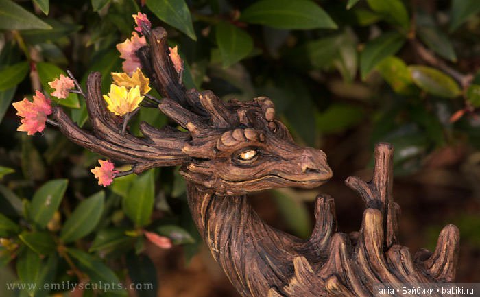 Стражники и защитники: волшебные драконы для палисадника