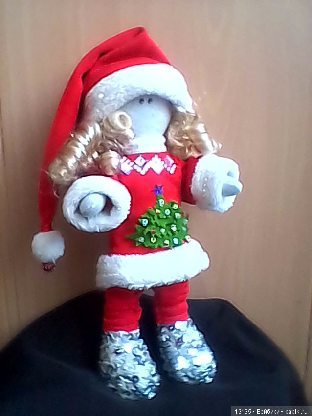 Новогодняя интерьерная куколка (фото 3)