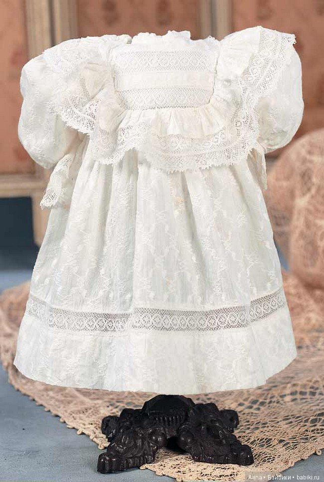 Антикварная кукольная одежда и аксессуары