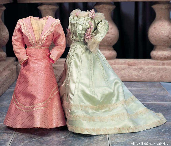 Антикварная кукольная одежда и аксессуары