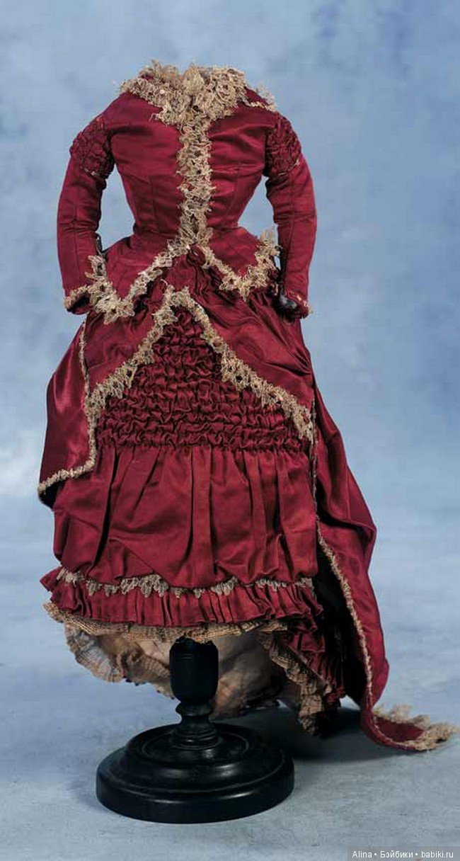 Антикварная кукольная одежда и аксессуары